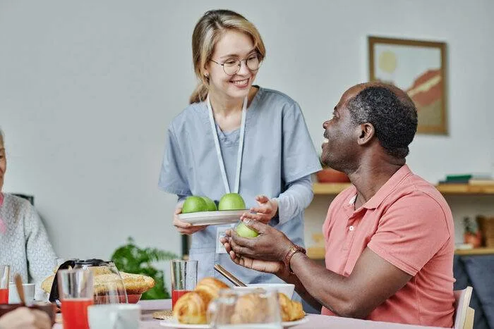Fausses routes et troubles de la déglutition: prévenir, intervenir
